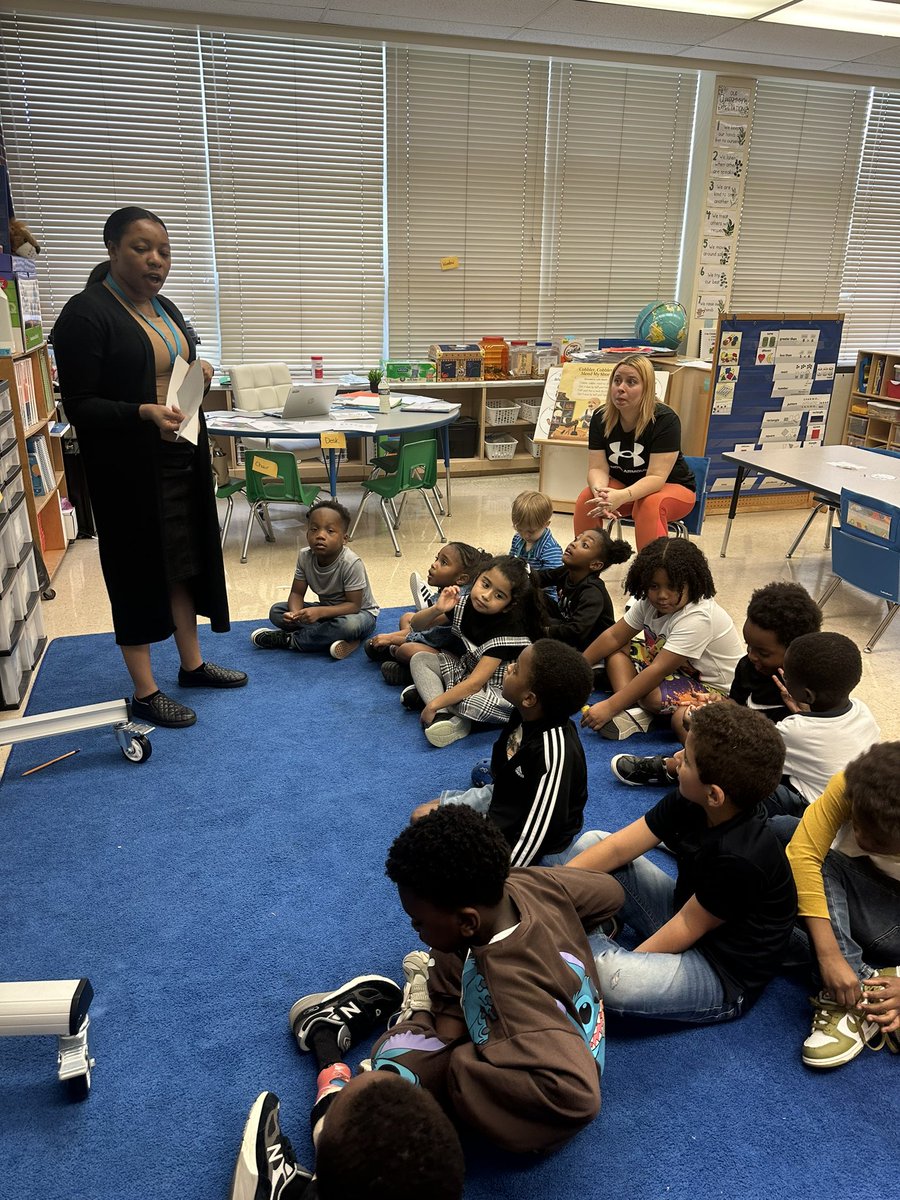 Great things happening in Ms. Tillie’s class. Students are working on identifying how many more are needed to make 5. #Elmwood