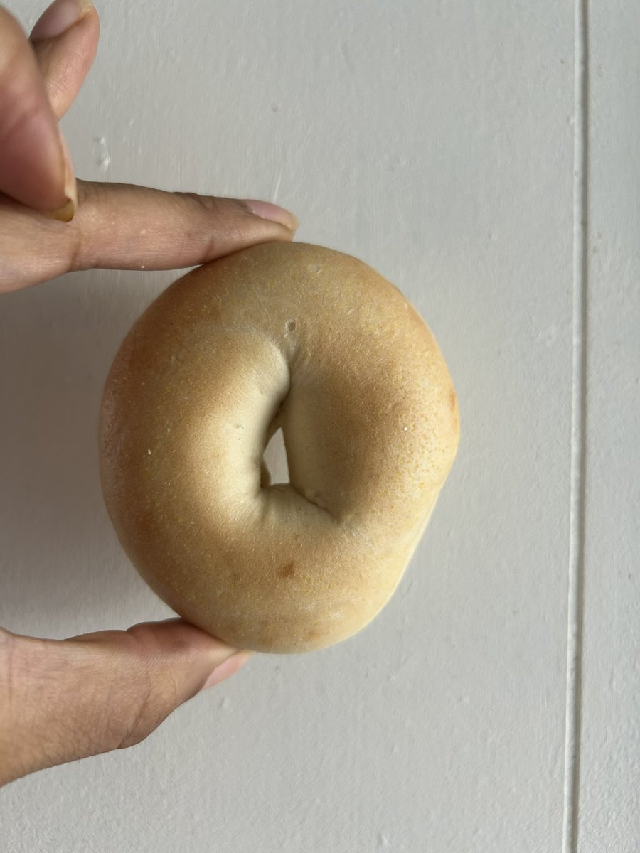 monicathemgr's tweet photo. It seems like @LendersBagel is on a mission to redefine “mini” bagels! 🥯 Did they shrink these things, or is it just me? Guess I’ll need two just to make up for the size! #BagelProblems #BagelShrinkflation https://t.co/9HIbtVJeVX