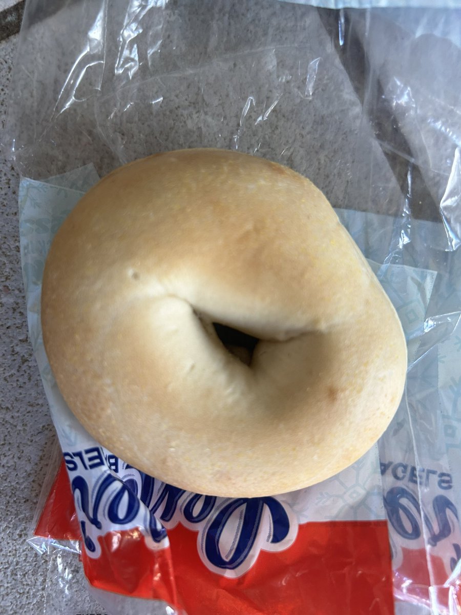monicathemgr's tweet photo. It seems like @LendersBagel is on a mission to redefine “mini” bagels! 🥯 Did they shrink these things, or is it just me? Guess I’ll need two just to make up for the size! #BagelProblems #BagelShrinkflation https://t.co/9HIbtVJeVX