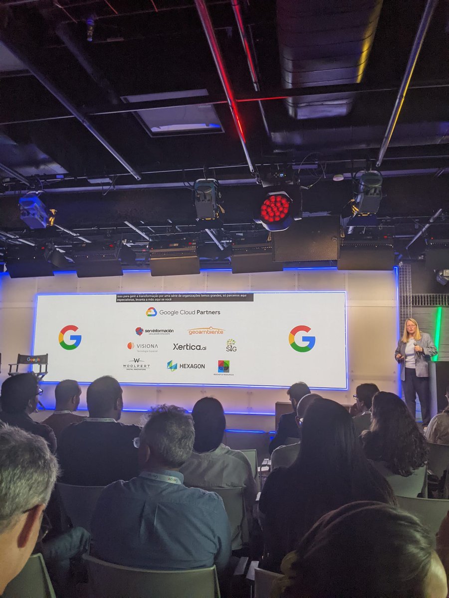 sig_gis's tweet image. Our experts Andréa Puzzi Nicolau and Kyle Woodward are at the Geo for Good Mini Summit in São Paulo, sharing their expertise in multiple sessions. Proud of their work and learning from colleagues! #GeoForGood #EnvironmentalMapping #GISExperts