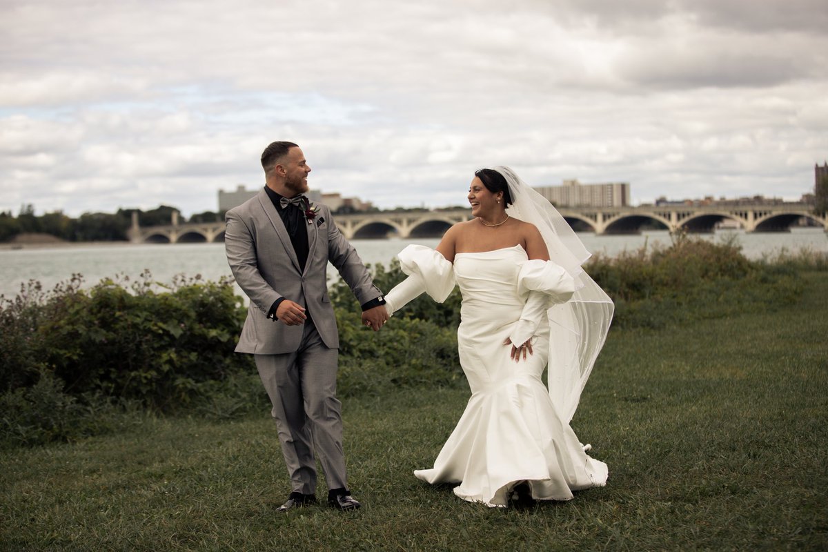 crossed__paths's tweet photo. We can't wait to share more from this beautiful wedding, but for now here's a few sneak peeks😍 https://t.co/mfJ2ml3NSR