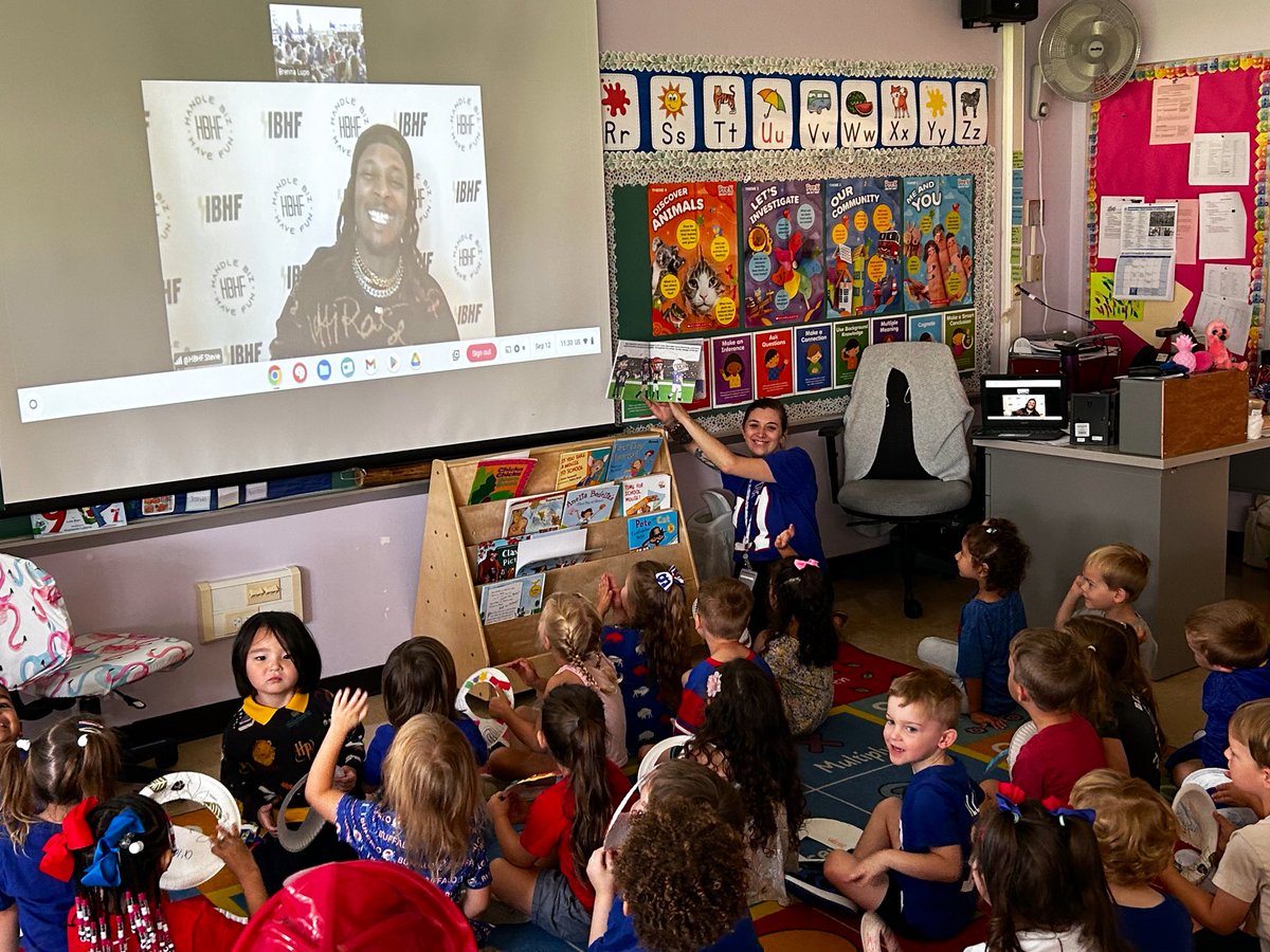 StevieJohnson13's tweet image. Parents &amp;amp; Guardians, 
Lmk if your ⭐️ gave ya hugs 
and said they love you. 
#HandleBizHaveFun #13Tips