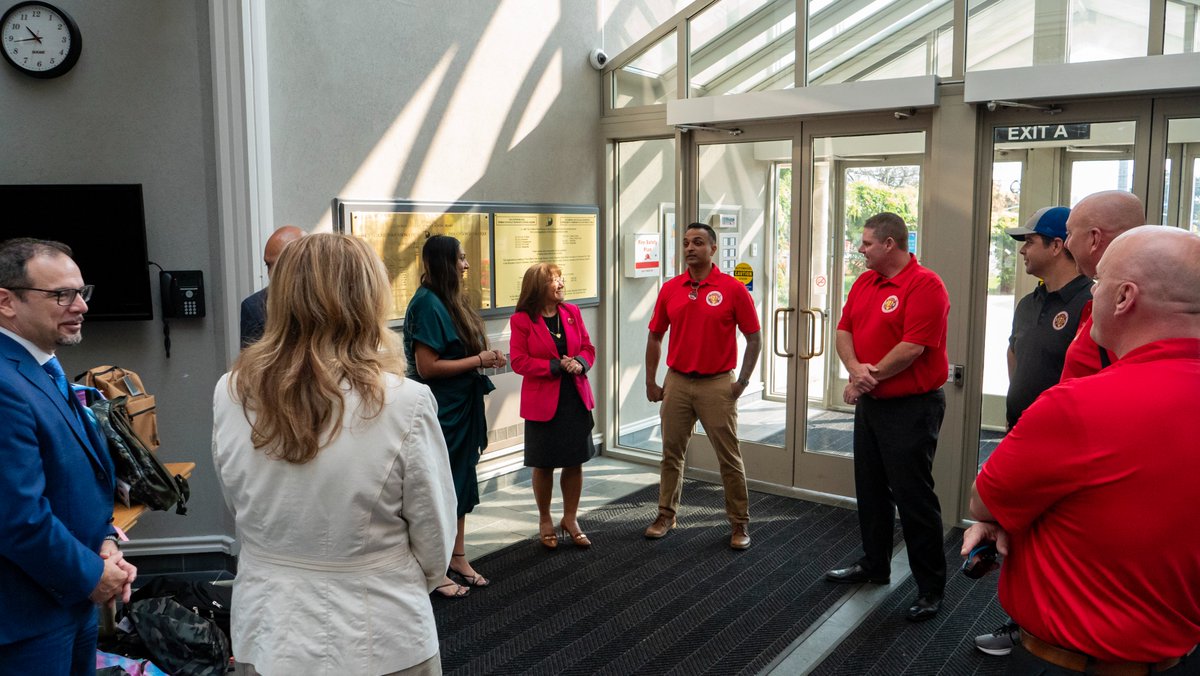 Today, representatives from the Brampton Professional Fire Fighters Association met with DPCDSB staff &amp; trustees to present a generous donation of backpacks for students. The backpacks will be distributed through one of our Newcomer Reception Centres. Thank you, <a href="/BPFFA1068/">Brampton PFFA</a>!