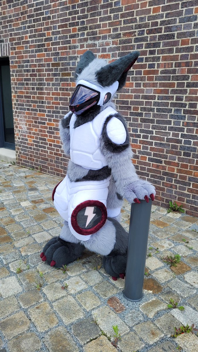 8BitProtogen's tweet image. So uhhh... you come here often ?

#Furry #Fursuitfriday #protogen #Fursuit #FursuitsEveryday