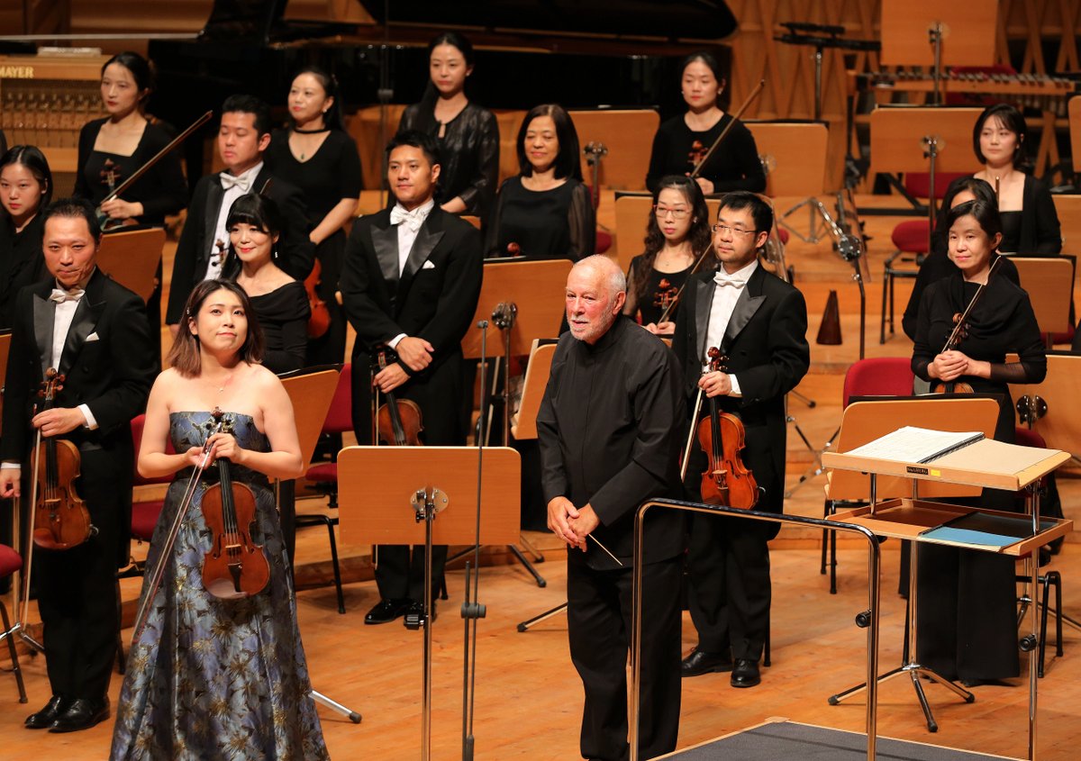 What an honour to celebrate 130 years of Aaron Avshalomov's music with his grandson, David Avshalomov, conducting 🎉

A stunning performance with our concertmaster Liu Ming 🎻

📸 Leilei Cai