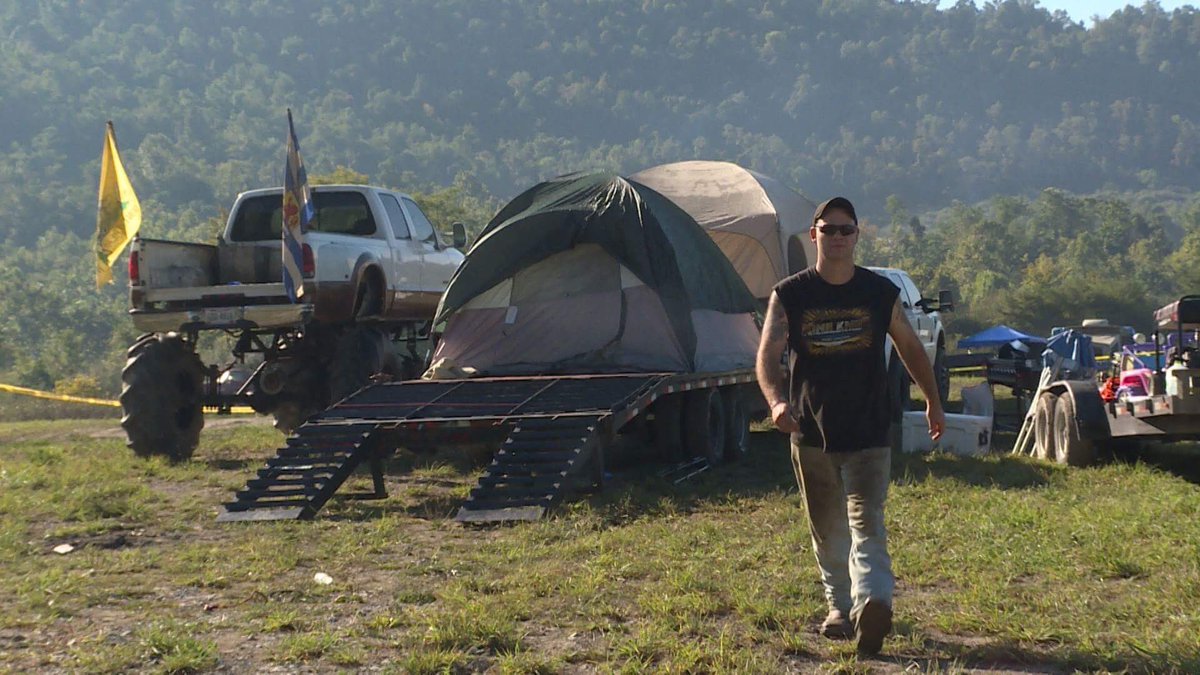 alexborlowski's tweet photo. I’m Alex. Registered Republican. I pull my overcompensation truck with an overcompensation truck. I’m a redneck in the original sense of the word. Pro union. Pro worker. And I’m voting for Harris. Tariffs are a transfer of wealth to the rich. #RepsForHarris https://t.co/FtCh92oZIC