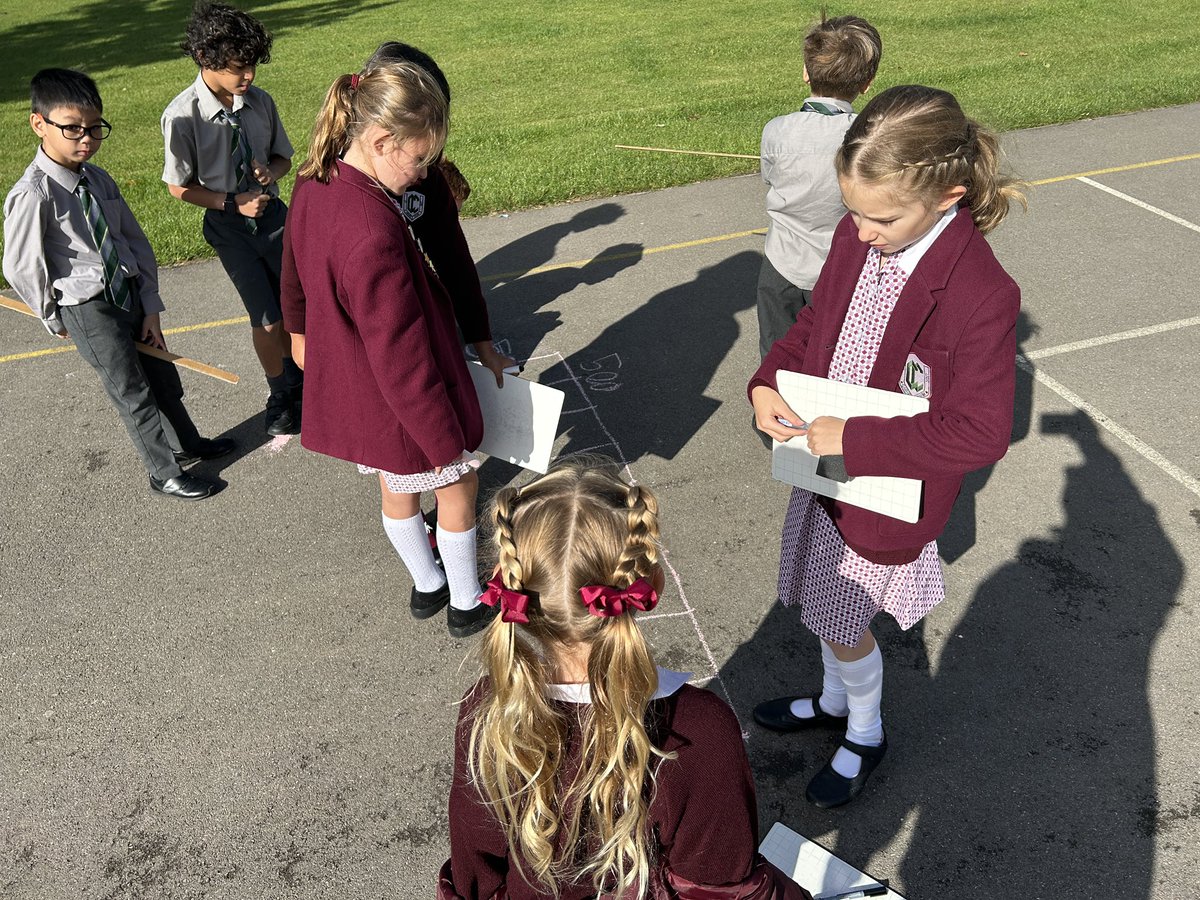 CCJuniorY4's tweet photo. #CCJYear4 enjoyed taking their #CCMaths outside the classroom today to investigate number lines to 10,000 using their division knowledge to help the plot different numbers.
#CCProblemSolvers #CCCriticalThinkers #CCAchieve https://t.co/T0SnbCNI8m