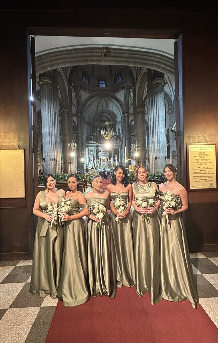 Allisonmolina02's tweet photo. Mis amigos son lo más hermoso, vivo agradecida de tenerlos, es que o sea háblenme de esta belleza?🥰❤️
Que difícil debe ser odiarnos🫢 https://t.co/t1ZMV4KExa