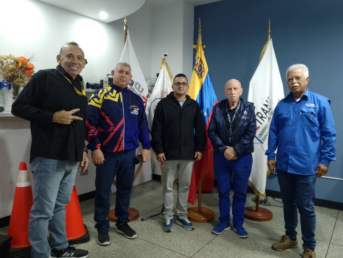 #12Sept <a href="/FonturOficialve/">Fontur</a> visita UNETRANS para la próxima capacitación a los transportistas en el área Seguridad y Cultura Vial. 
Atendidos por el Rector V/A. Jorge Sierraalta en el Vicerrectorado de Extensión Universitaria y Vinculación Social. 
#SeguimosEnMarcha