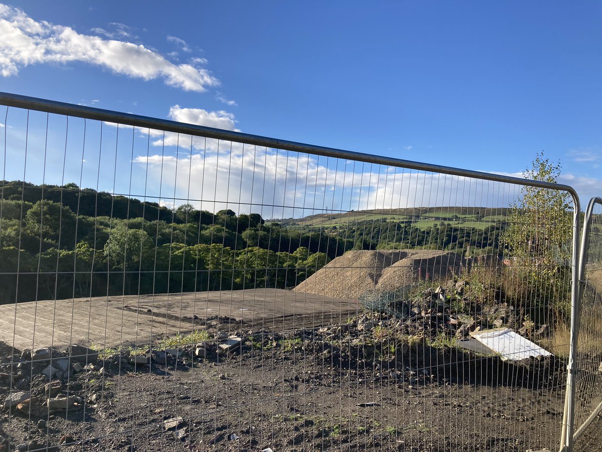 Adelai05's tweet photo. What a treat that was exploring the @UpperDonTrail proposed route #Deepcar to #Oughtibridge this evening with #Sheffield #walking #festival @theoutdoorcity led by @simonogden11 https://t.co/8zLVgabQZB