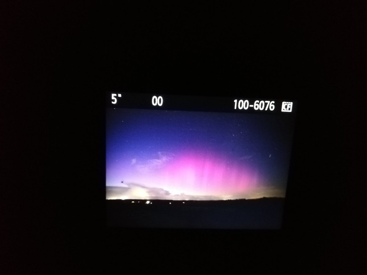 Boom! #aurora boven Fryslan #poollicht #noorderlicht <a href="/AurorateamNL/">Suus</a> @Kees_Zwaan  @Frankaikema