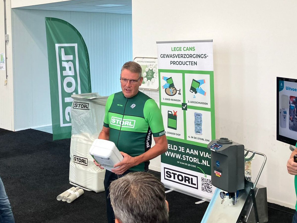 Vandaag een inspirerende gezamenlijke presentatie gegeven met @ADAMA Northern Europe B.V. over het gesloten vulsysteem en met @STORL over de recycling van schoon gespoelde, lege plastic cans tijdens de bolbehandelingsdag bij @Vertify.  #tulpen, #bloembollen
