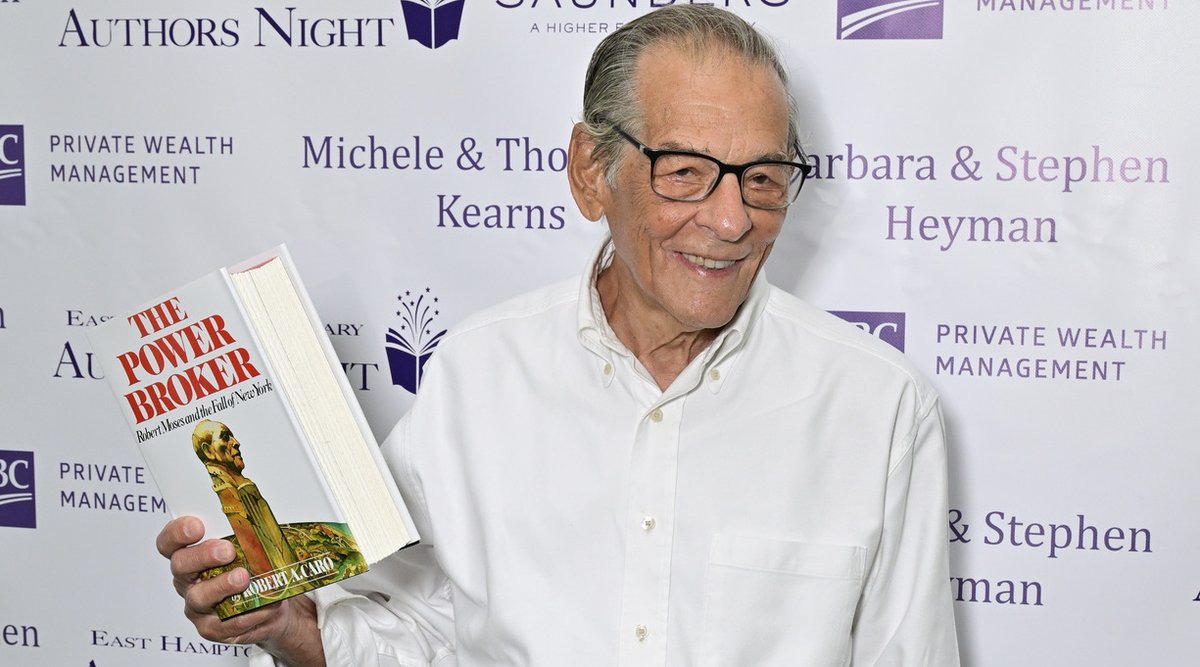 KirkusReviews tweet picture