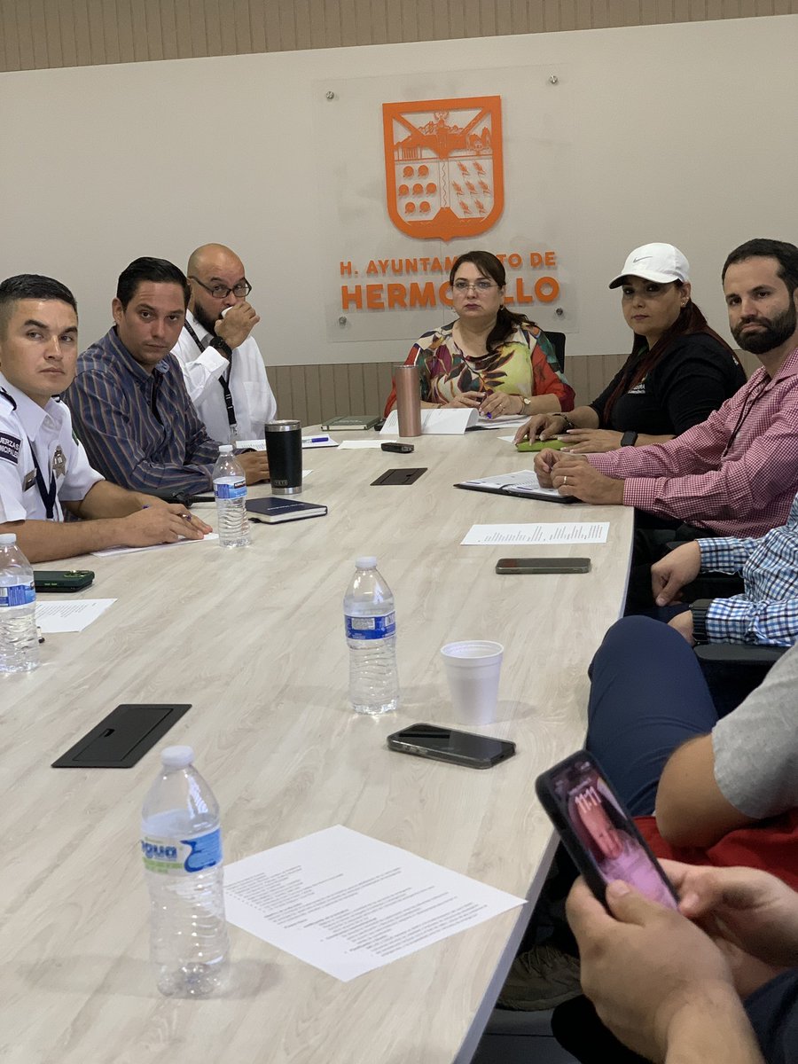 ZulmaGal's tweet photo. Cerramos reunión de seguimiento del proyecto del CARRIL RÁPIDO DE EMERGENCIA, donde estuvimos participando y sumando esfuerzos con diferentes dependencias e instituciones comprometidas con la seguridad vial.
#TuRegidoraEnContactoDirecto
#CerrandoBien
#VamosRespetando https://t.co/iOAJFfqSaE