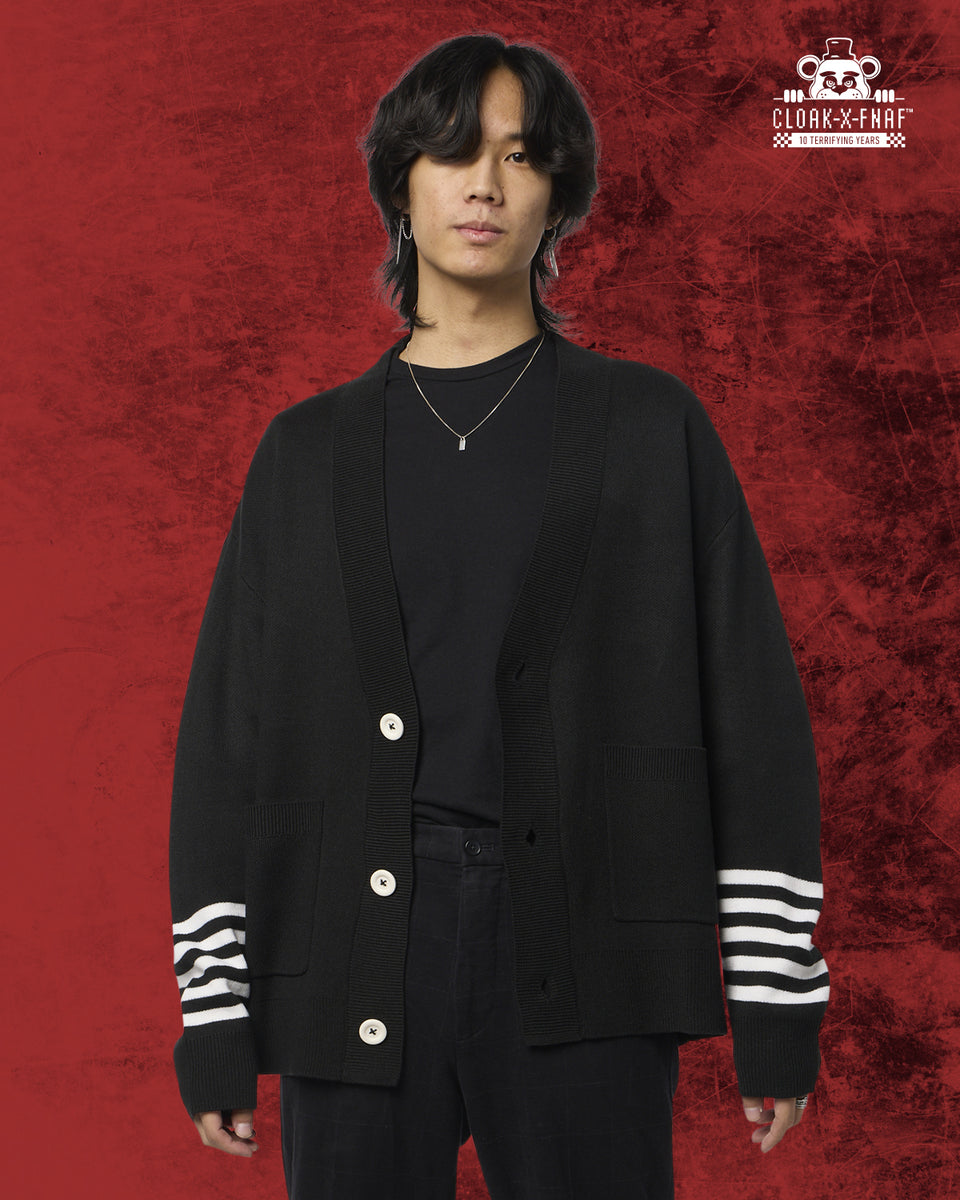 FNAFAlerts's tweet image. We've teamed up with CLOAK to give away TWO of each of these items from their Unsung Heroes Collection:

Lefty's Onesie
King of FNAF Varsity Jacket
The Puppet's Cardigan

To enter, retweet this tweet &amp;amp; follow @FNAFAlerts &amp;amp; @cloakbrand! Winners will be selected at 8PM EST on 9/15.