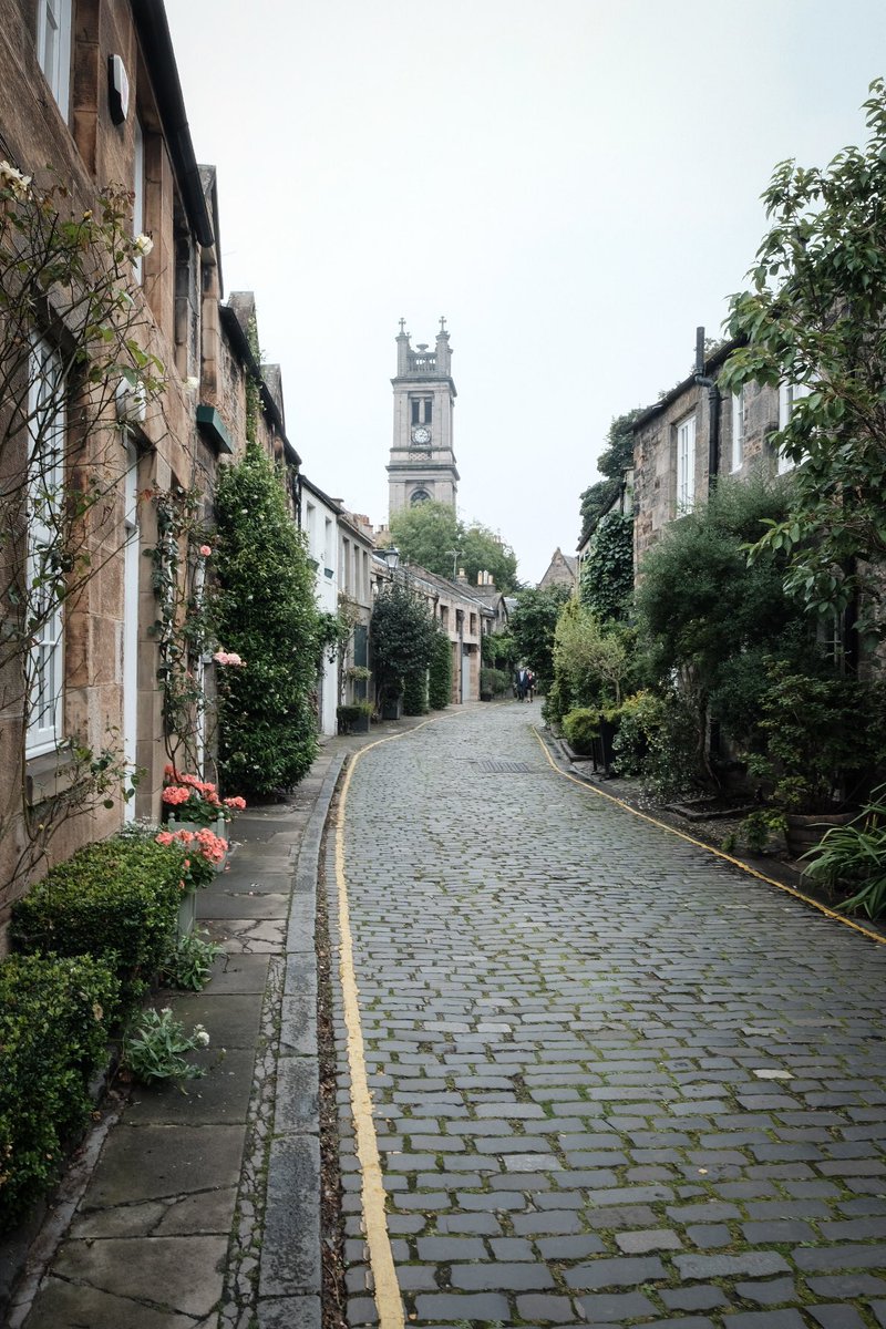 lutien02's tweet photo. Edinburgh in its element https://t.co/bCdUXas4t8