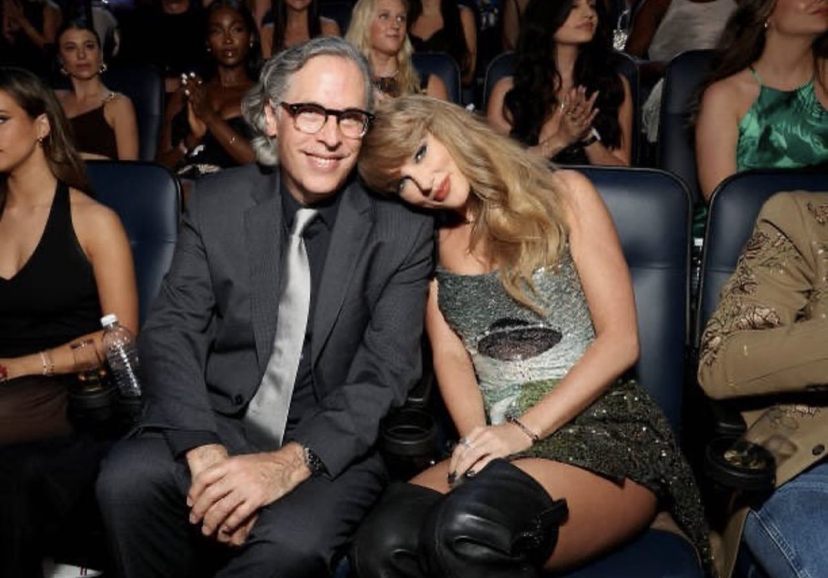 LaTayMexicana's tweet photo. Taylor Swift y Rodrigo Prieto 🇲🇽 https://t.co/PesZpQDQc8