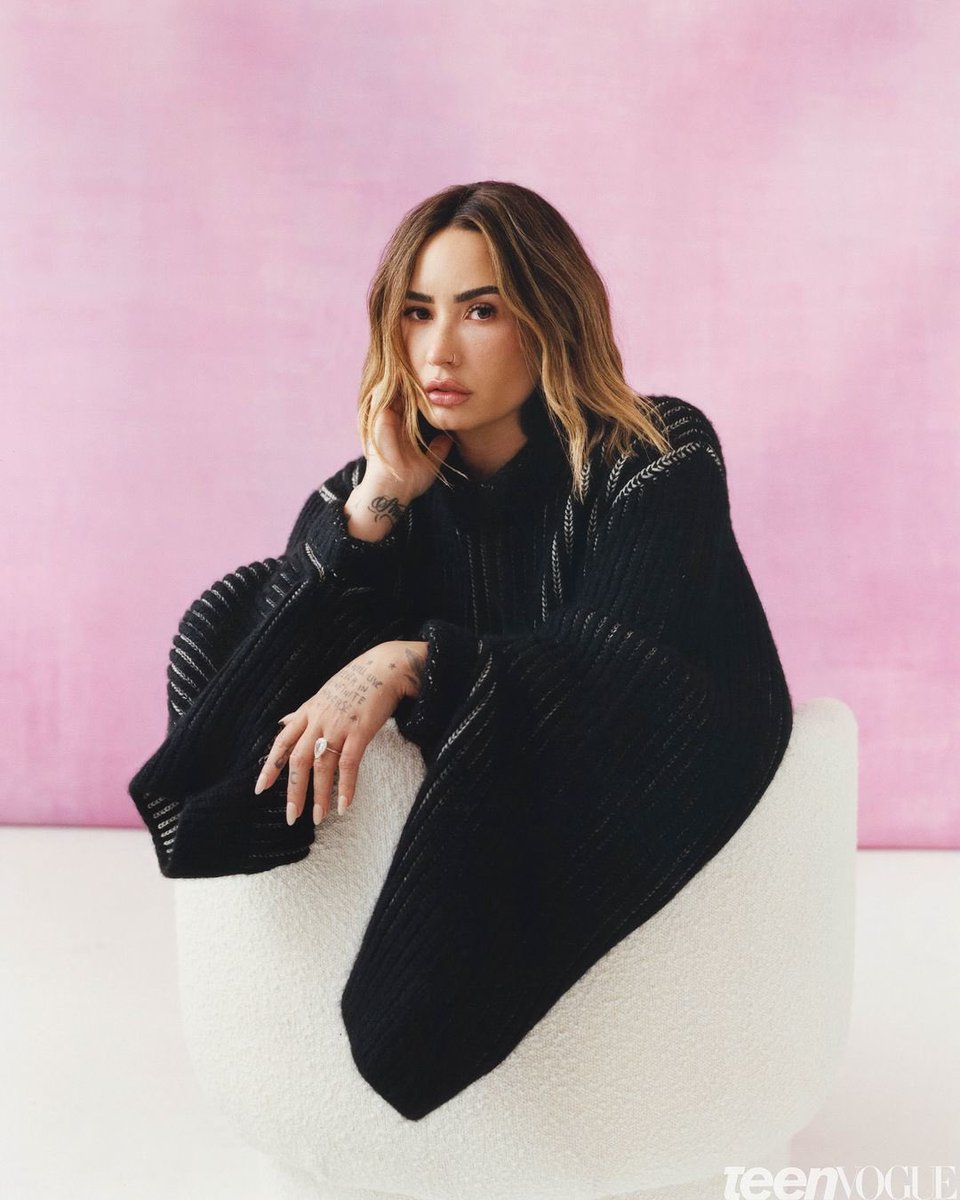 IslandRecords's tweet photo. Ahead of their new documentary, Child Star, your @TeenVogue September 2024 cover star @ddlovato is headed back to the beginning 🤍

Full article ➡️ https://t.co/bgh0sezAVs

Photographer: Josefina Santos https://t.co/vsCseuRqGX