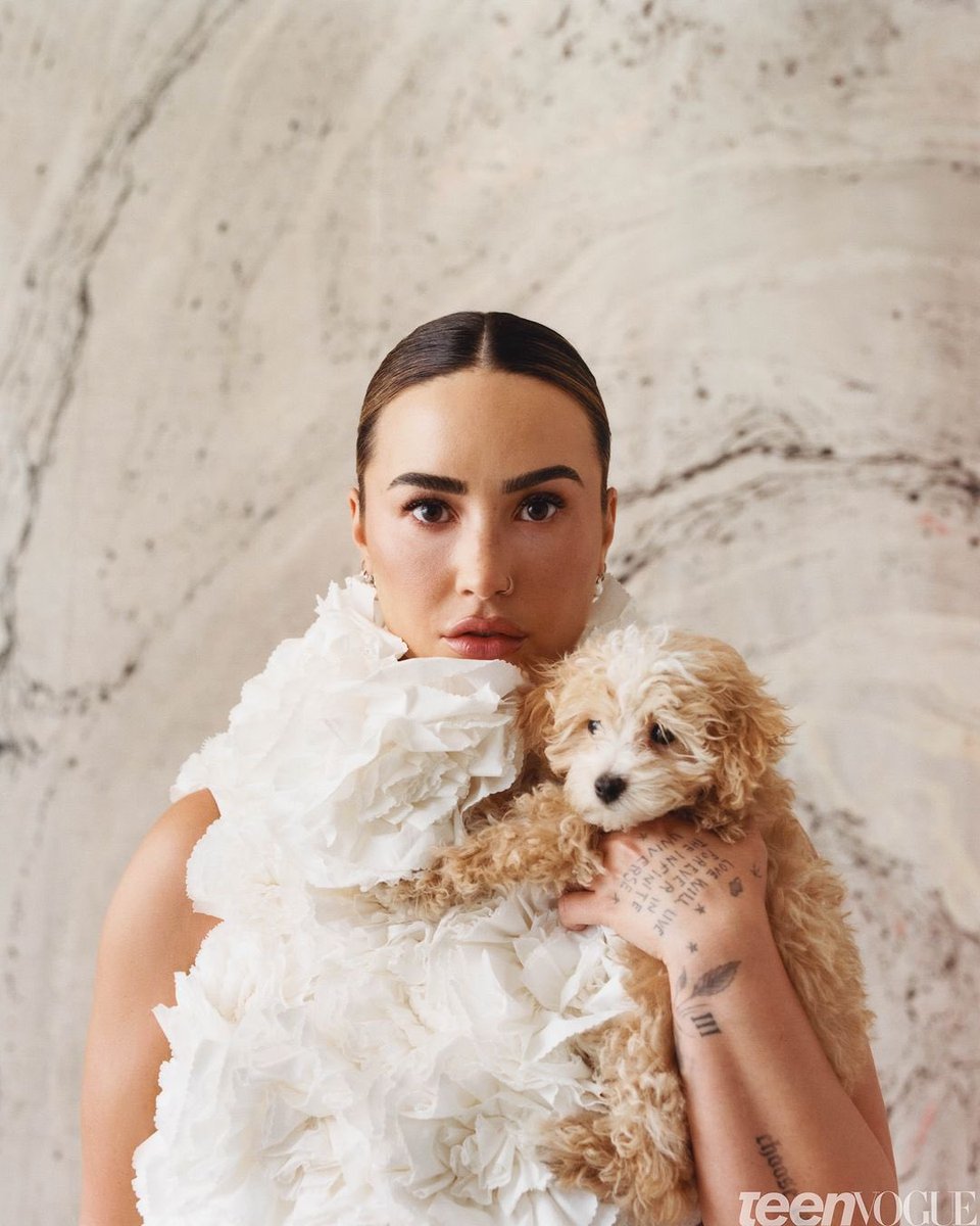 IslandRecords's tweet photo. Ahead of their new documentary, Child Star, your @TeenVogue September 2024 cover star @ddlovato is headed back to the beginning 🤍

Full article ➡️ https://t.co/bgh0sezAVs

Photographer: Josefina Santos https://t.co/vsCseuRqGX