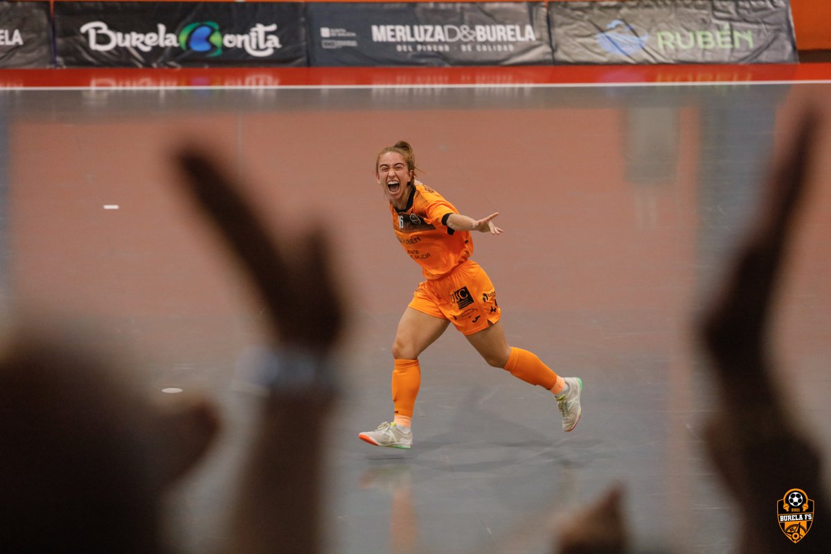 burelafs's tweet photo. 🎩 As nosas xogadoras @irenesamper16 e @EmillyMarcondes veñen de ser nominadas por @futsalplanet97 ao premio a 'Mellor Xogadora do Mundo' no ano 2023. Mañá coñeceremos a gañadora.

Desde o club desexámoslle toda a sorte do mundo a ambas. 🧡🧡 https://t.co/Iaz09F7kZ4