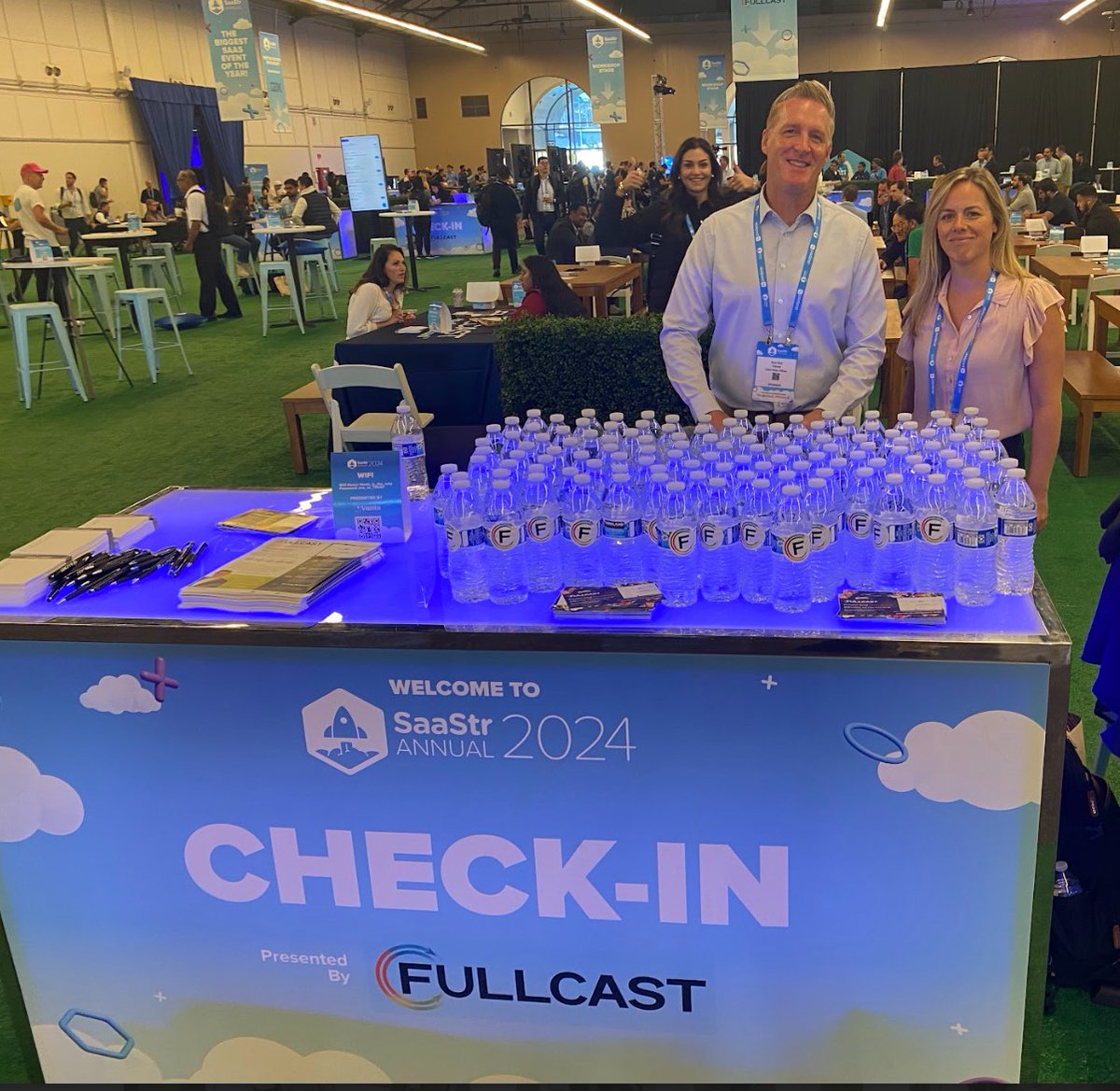 fullcast.com tweet media