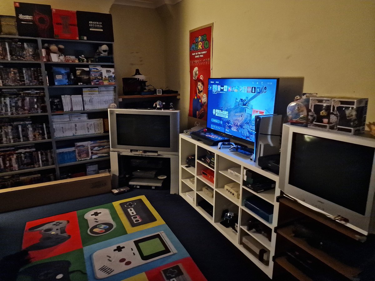 GamersPardise's tweet image. Well kids are in bed. It's cold outside (getting down to 1c) 

So going to chill in here tonight with a glass of whisky. Nice to enjoy this room after the work on it this week. Still more to do though

Now what to play hmmm.

#gamesroom #retrogaming #retrogames #GamersUnite