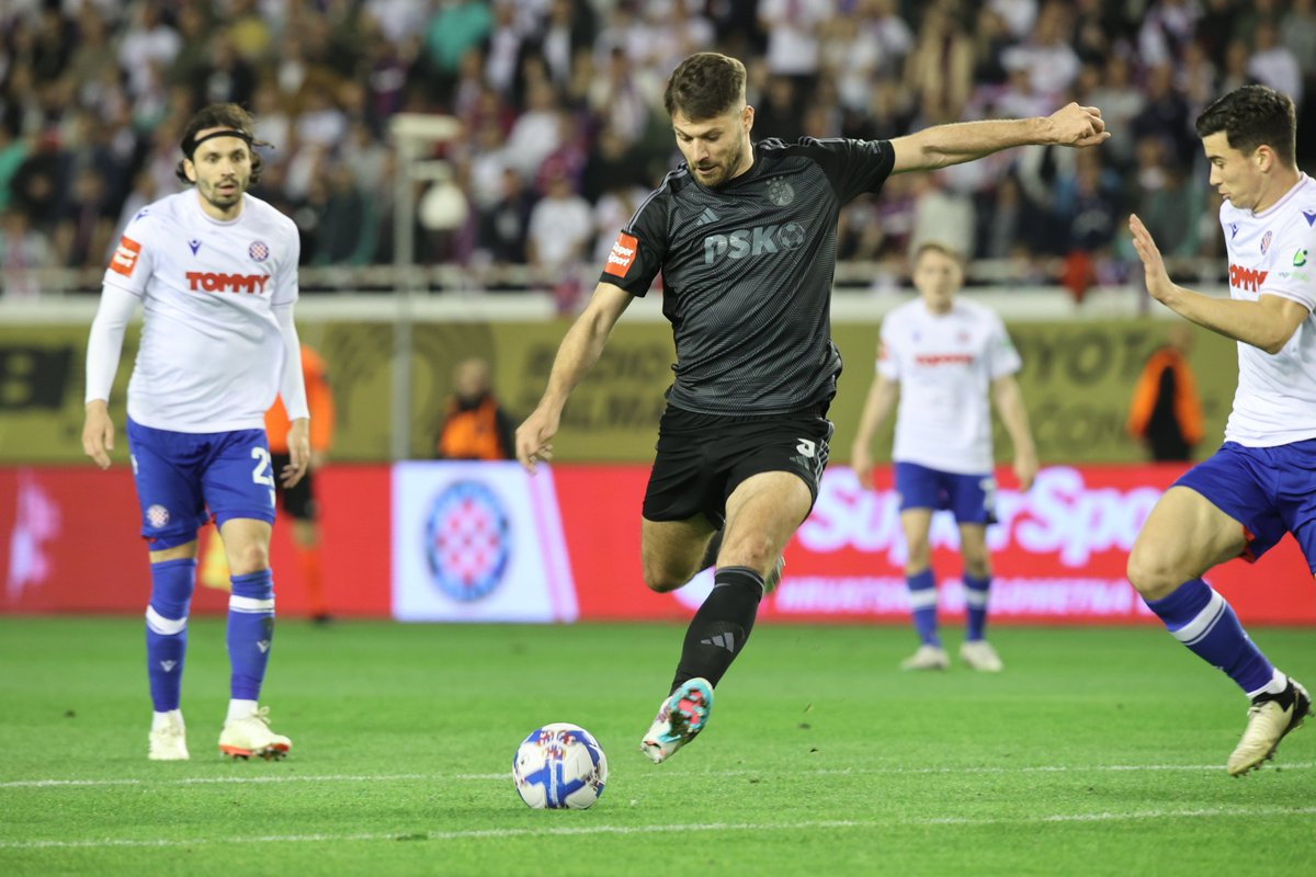 SuperSportHNL's tweet photo. Posljednji derbi @gnkdinamo i @hajduk u #SuperSportHNL odlučio je Bruno Petković, pogotkom za 1:0 na Poljudu krajem ožujka! 💥
Tko će biti ključni igrači sutra navečer na Maksimiru?
📸 Cropix https://t.co/xAjn2D4Noi