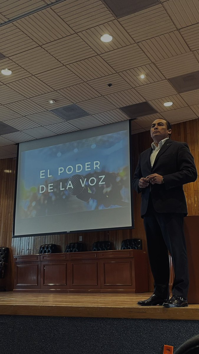 tacosal_pastor1's tweet image. &quot;La voz no solo transmite palabras, sino que revela nuestra pertenencia, emociones y singularidad, siendo un reflejo vivo de quiénes somos en el tejido social”. 
#ElPoderDeLaVoz
#ElIlustradorUniversitario
@osiris_ramirez3