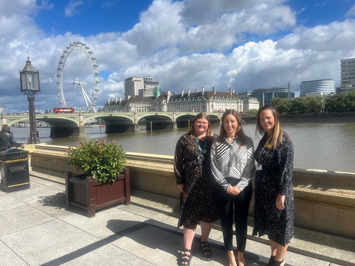 AliRobinson54's tweet photo. @SallyJameson Was great to meet you. Thankyou for finding the time for us and for giving us the grand tour! You are welcome at our FamilyHubs anytime to see firsthand what the amazing team do. https://t.co/XzL9zItOF5