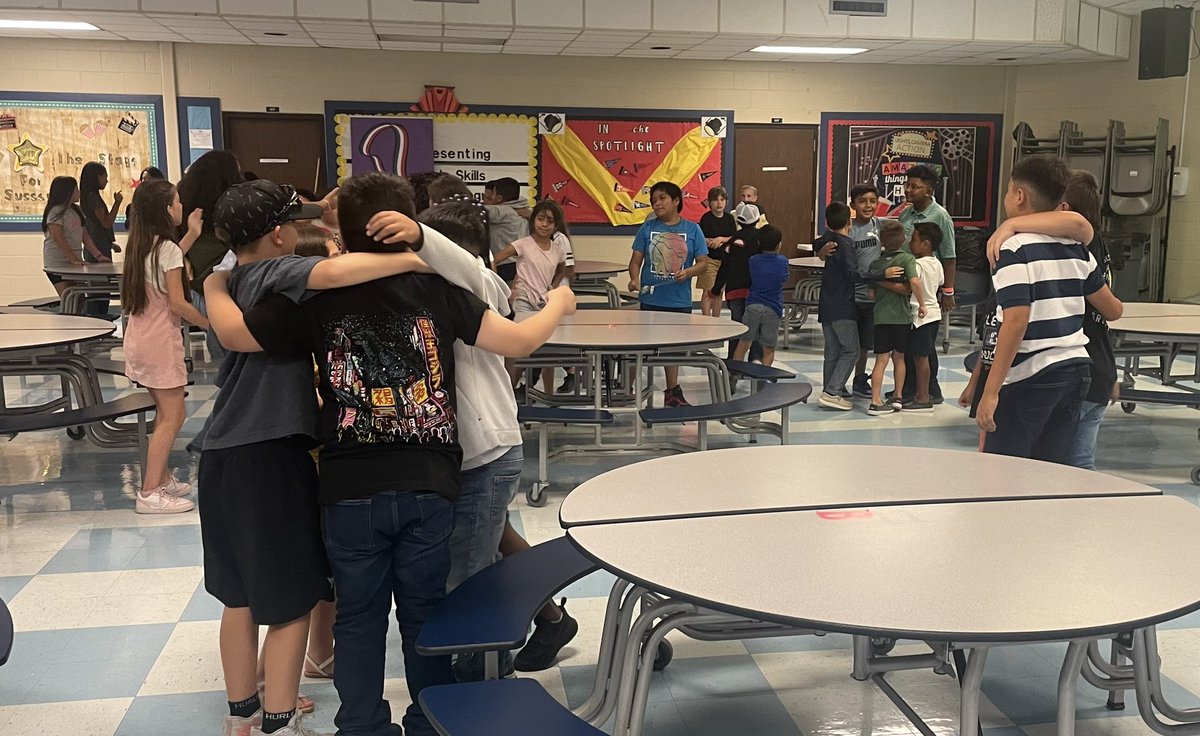 NWESchool's tweet photo. A great turnout for The Aquanaut book club! Readers created their aquanaut name, made badges and masks, and enjoyed an aquanaut team game. Snack was Goldfish crackers and canned sodas, like a character from the book used as a home! @dsantat 📚🤿📚 #ssyra #nwecelebratesreading https://t.co/sueLs3mFWk