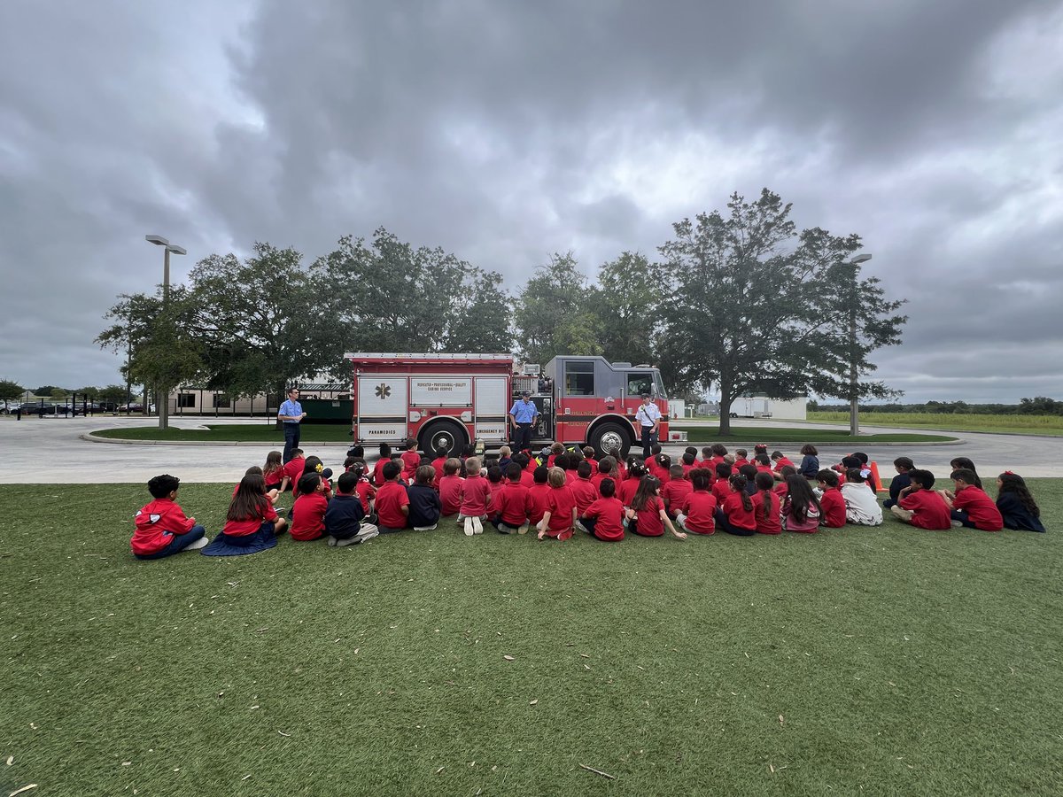 Four_C_Charter's tweet photo. Kinder &amp; 1st grade met Osceola Fire Rescue today! They learned fire safety, how to stay safe, the equipment used, &amp; not to be scared of firefighters in their gear. Thanks to our HOSA students for stepping up to teach the last group when the firefighters had to leave! #FireSafety https://t.co/SEH8HNhWxw