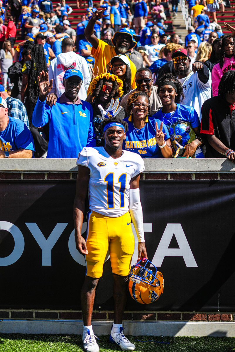 Family support and love for my son <a href="/CensereLee/">C.J.lee</a> and team 💙💛Continue to stay humble and the best student athlete I know you are. Go Pitt !! #ACC #PSA #collegefootball #WeNotUs #Godspeed #Family #SHINE #KeepGoing