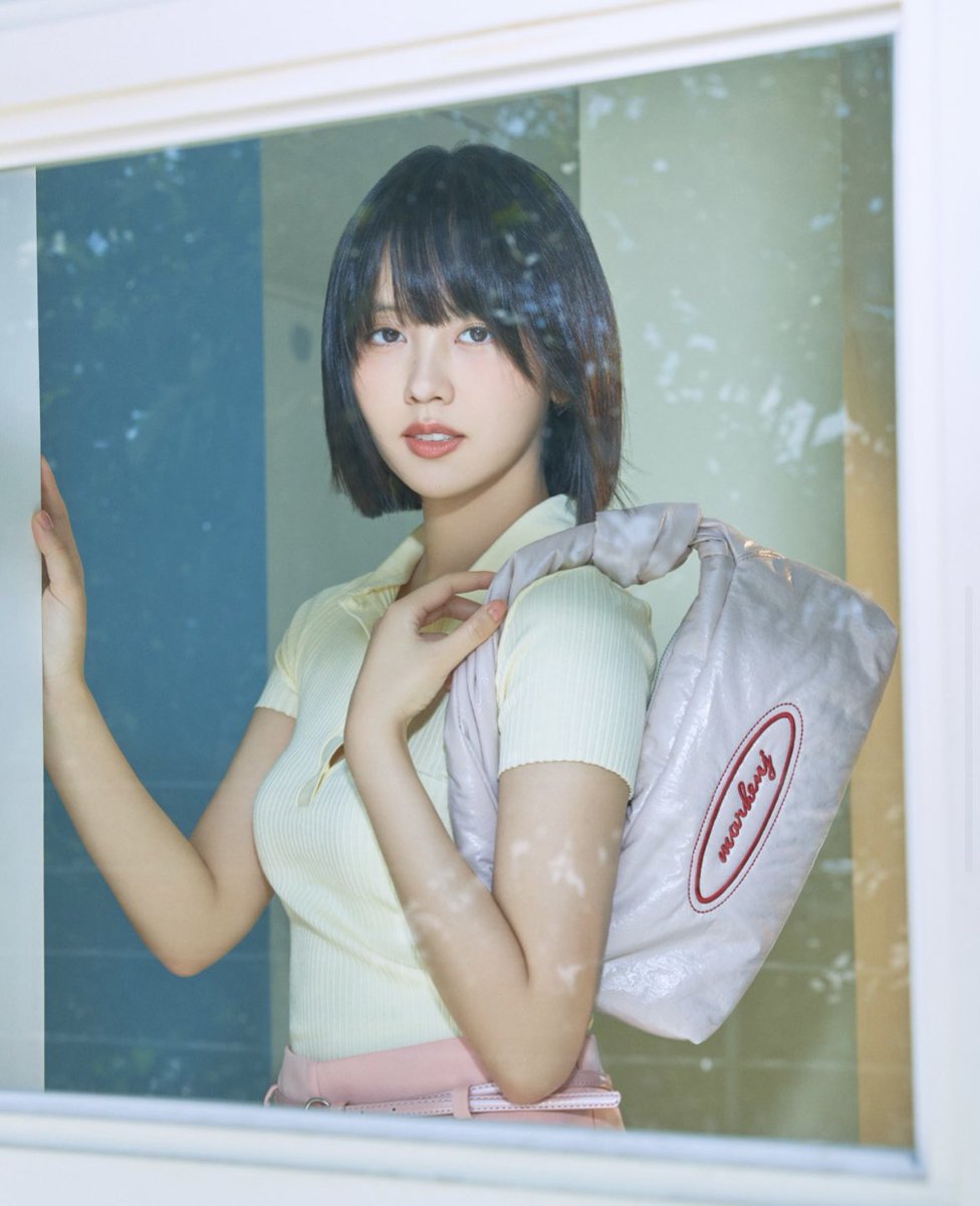 마르헨제이 MARHEN.J 새 뮤즈
#김소현 

항상 세련된 김소현과 함께 스타일링된 모든 룩을 보완하는 핸드백.

🔗 marhenj.co.kr/m/product_list…