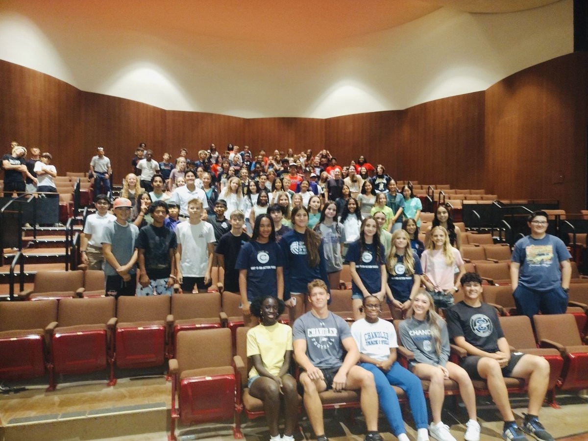 Thank you Chandler High student athletes and Coach Robles for leading an amazing leadership session for CUSD Jr. High athletes. Our SOL team had a great time and learned a lot. Special thanks to Mr. Epstein and Mr. Rustadt for organizing the event!
#wearechandlerunified