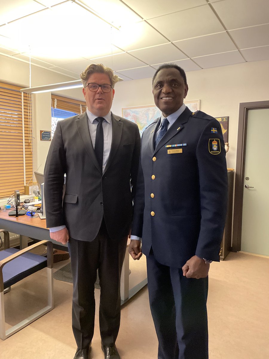 jacquesmwepu's tweet photo. I "Veckans brott som" som sändes igår på SVT föll bort en viktig information när man tog upp Gunnar Strömers besök på Kumlaanstalten. Han frågade vad vi behöver för att öka behandlings insatser? 
Frågan ledde till ett bra samtal om vikten av ett kvalitativt verksamhets innehåll https://t.co/1BzBXRObFW