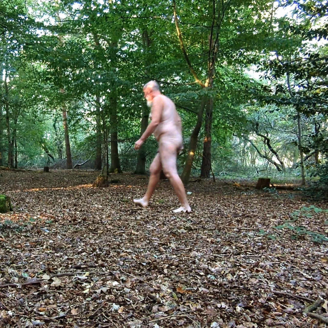 clothesfreeuk's tweet photo. After visiting his house on money I suppose I'd better have a look at his masterpiece 🐒🫎🦁🦣🦘🦜🦠🌳🌵🌾🦋👣
#barefoot #barefootandnaked #naked #CharlesDarwin #evolution #man  #originofspecies #downhouse #kent
#naturallivingstyle #naturalliving #naturalhumanbeing #treeoflife https://t.co/e2sYv61Hqy