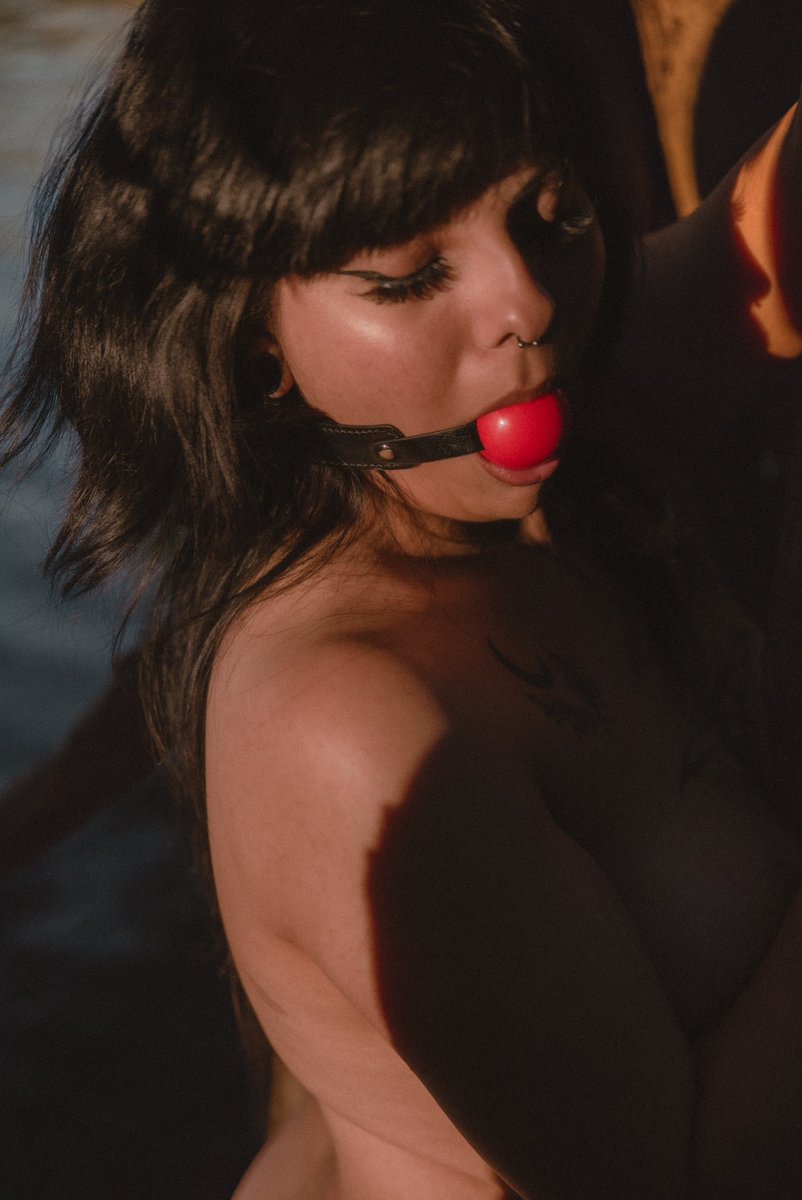 📸 <a href="/Arty_Snaps/">Kaptured_by_Arty</a> 
-
-
The holy grail that you needed today🖤