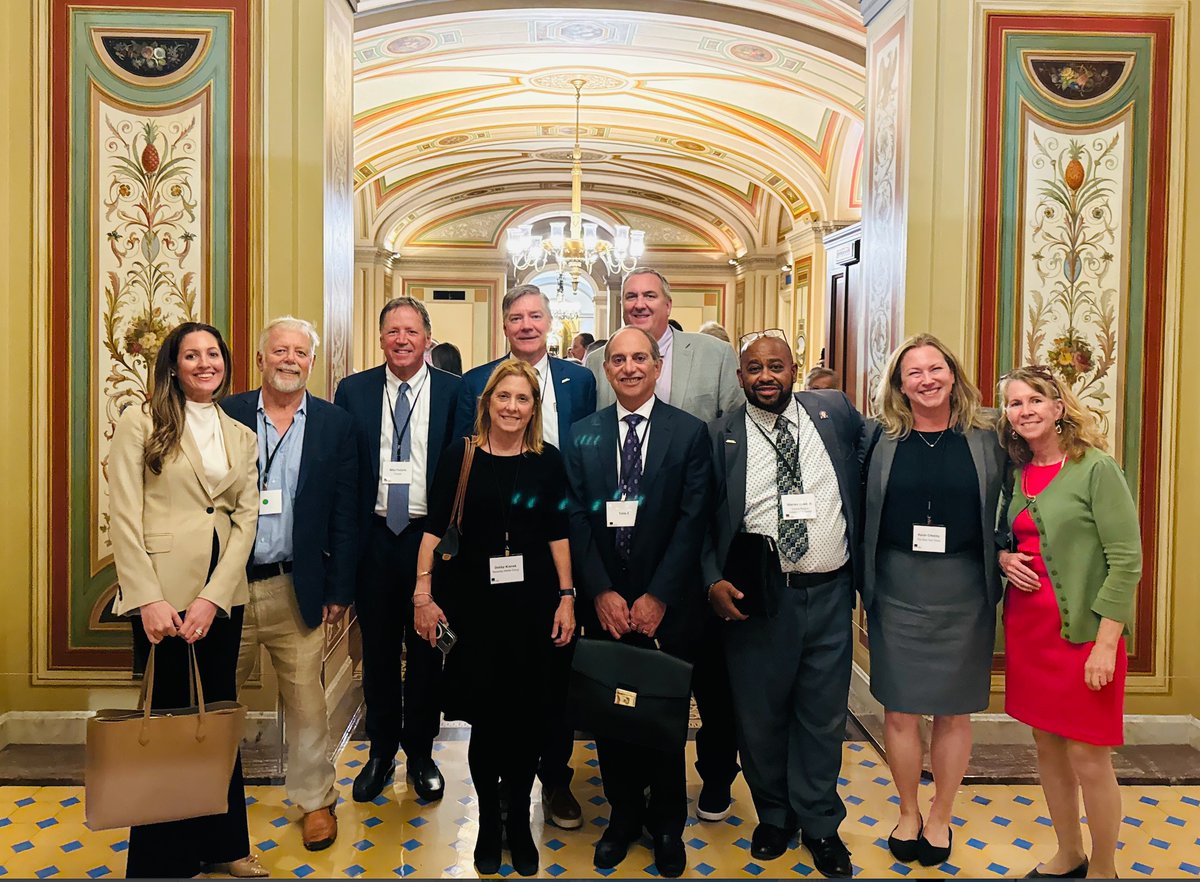 newsalliance's tweet image. Yesterday, Alliance President &amp;amp; CEO Danielle Coffey and member news publishers and advocates met with @SenSchumer during the Support Journalism Fly-in on Capitol Hill. #SupportJournalism #SaveLocalNews