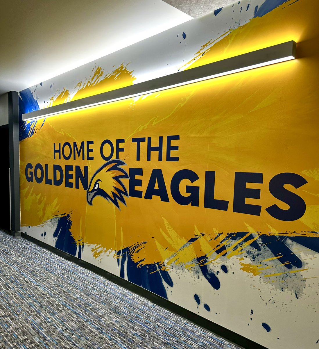LCCCWBasketball's tweet photo. We have been loving our new facility! 💛💙🩶 #TogetherWeSoar #GoldenEagles #StandardsOfExcellence #AboveTheLine https://t.co/Blfgn9GxJG