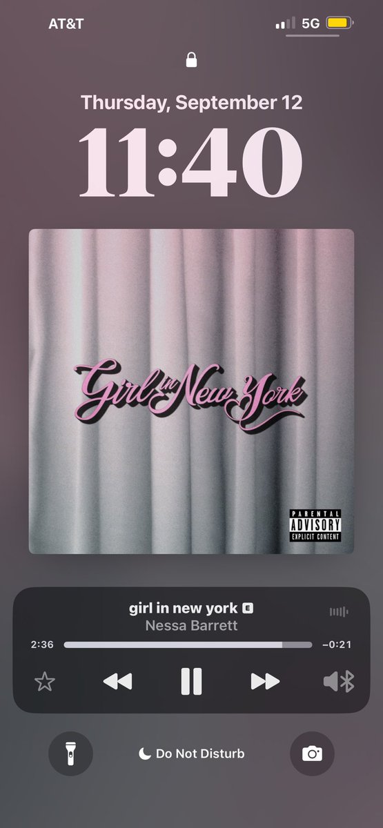 lovergirlvinyl's tweet photo. yall moved on but i never left https://t.co/6KKbNKEAbf
