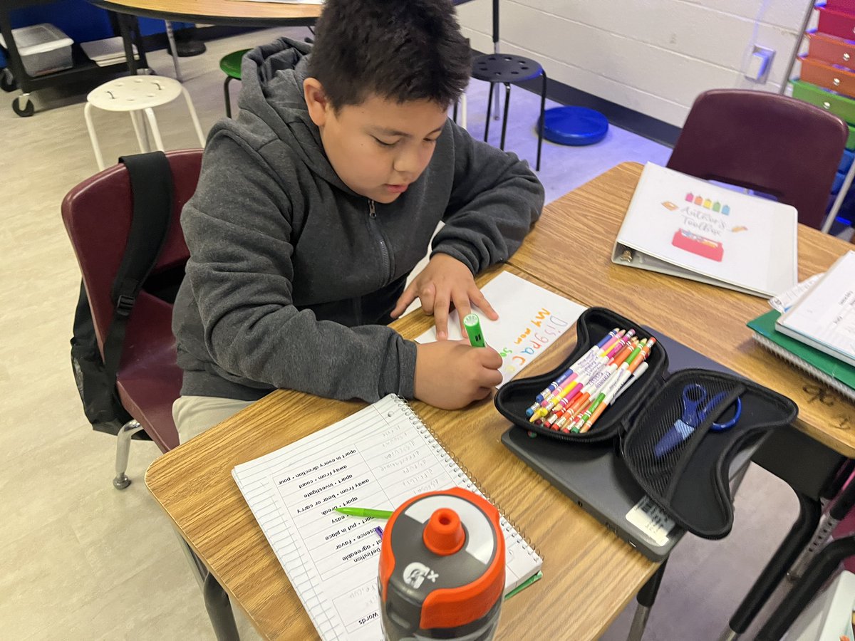 Lindsay Hudgins tweet media