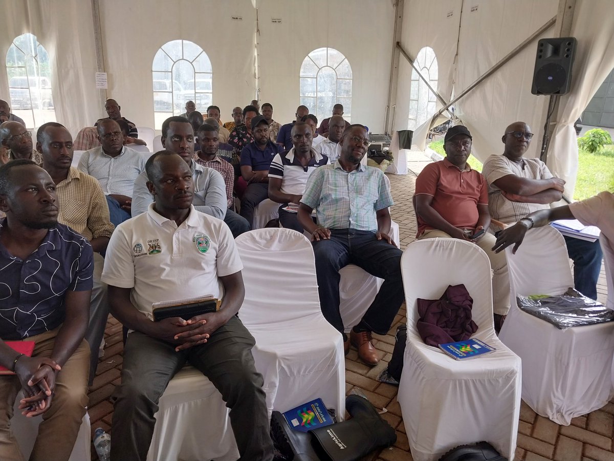jbyarabaha's tweet photo. I am happy to be part of the future commercial farming of Coffee and Cocao in Uganda under #CocodevProject. Thank you @CoffeeUganda @EUinUG https://t.co/QZvOICWcD8