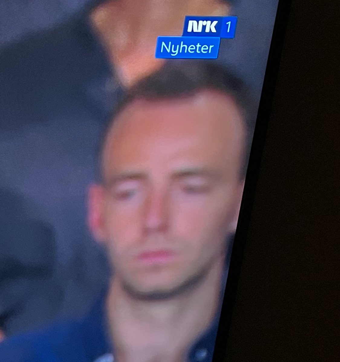 Ser «Nordens svar på Putins krig»-debatten på NRK. Storm Anker-Hansen har gitt opp.