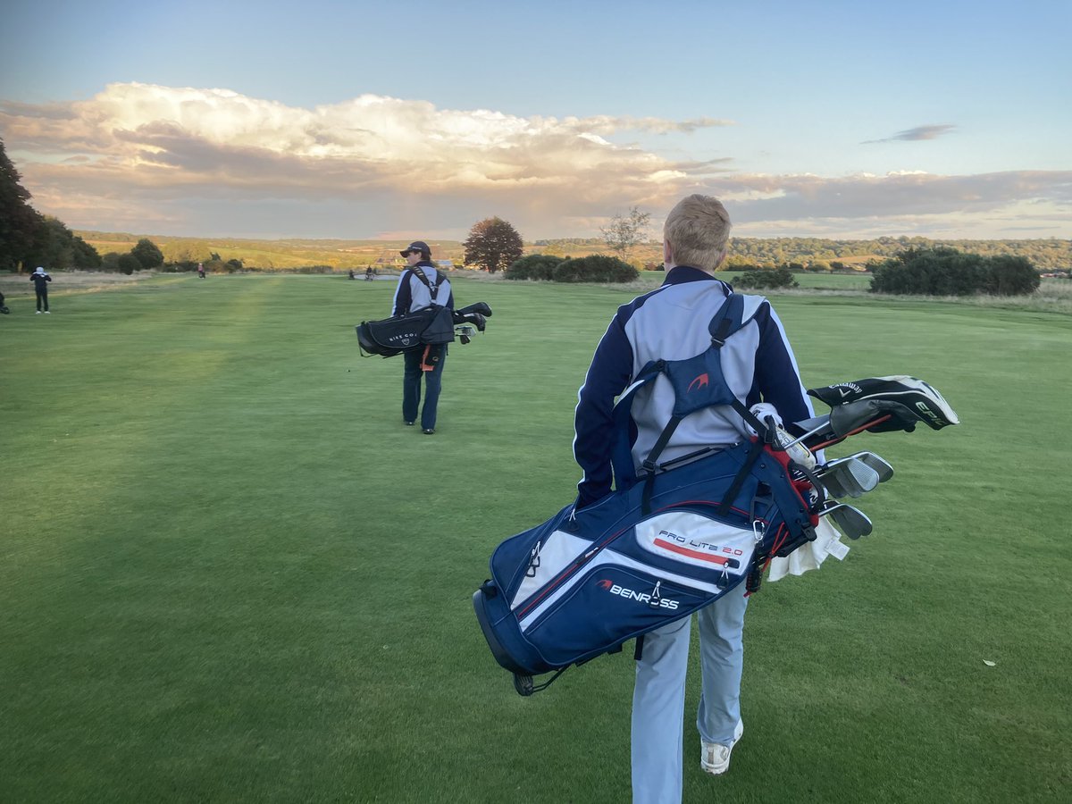 MCol_Golf's tweet photo. Marlborough College Golf Team enjoyed a great match in our 1st fixture of term vs Winchester College today. Narrow wins from Harry and Hugo and clutch putts on 16 and 17 from Seb to seal the win. Well played all and thanks to Winchester for making the trip over ⛳️ 👍 https://t.co/WWEro37IUg