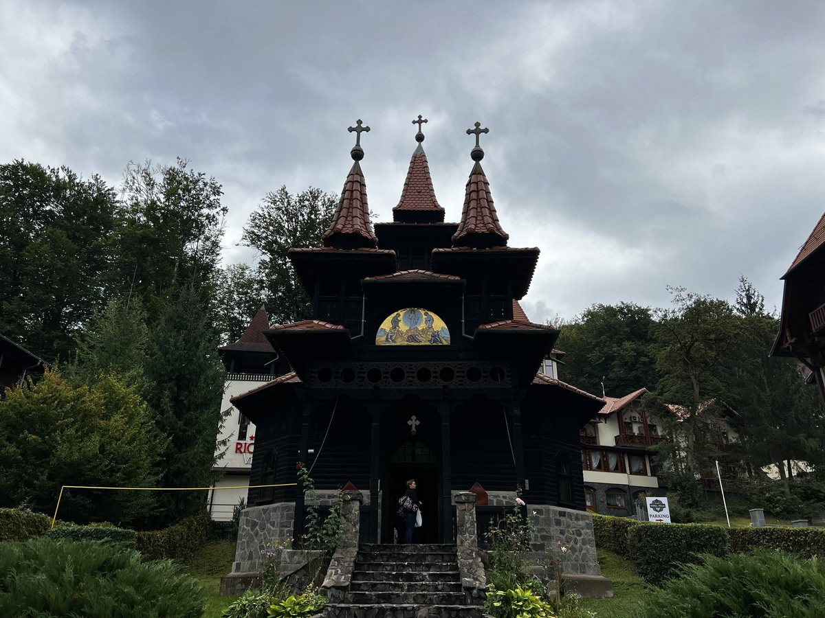 ViajeMapache's tweet photo. 🇷🇴 | RUMANÍA. Día 6️⃣.  Un pequeño roadtrip por #Transilvania desde #Csíkszereda hasta #TarguMures con dos paradas en

➡️ Minas de sal de #Praid 
➡️ Lagos de #Sovata, los lagos heliotermales más grandes de #Europa

🦝 🚗 https://t.co/v4xR2gHXrs