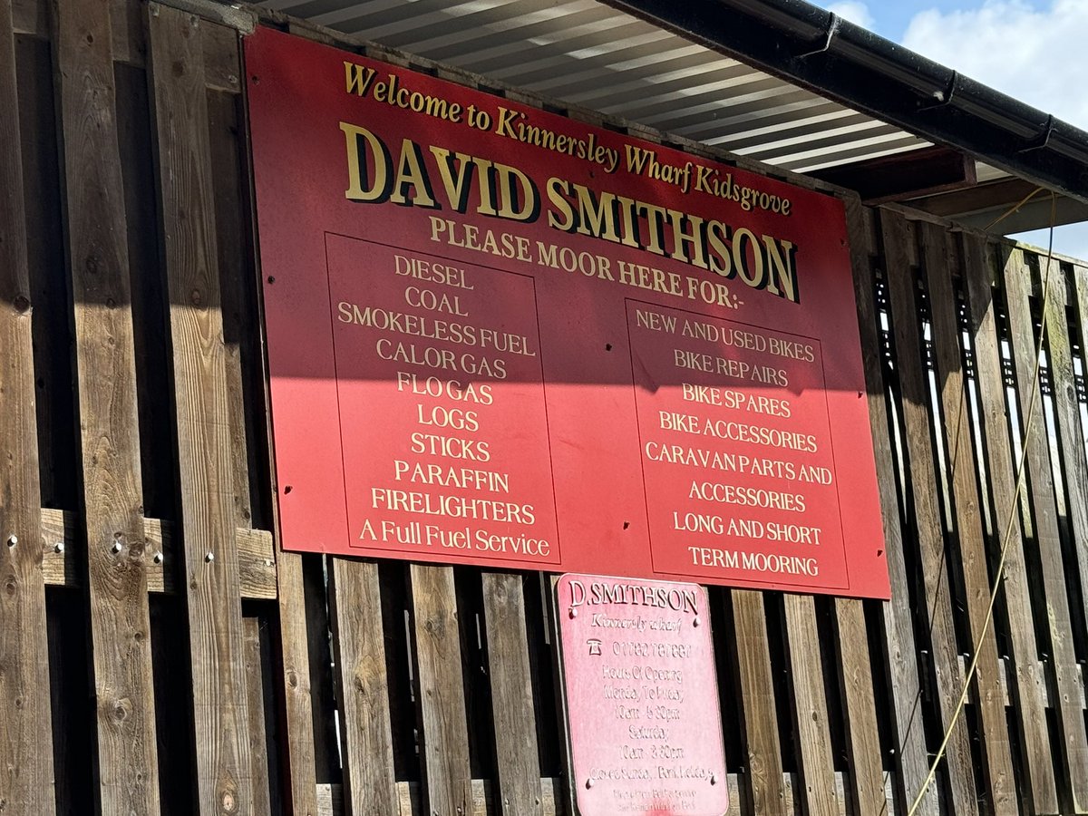 NeverTwoLate1's tweet photo. Stopped at David Smithson Coal Merchant next to the Harecastle tunnel. We phoned to get some coal to be told we don’t sell to boaters anymore as we’ve had problems with them.
#poorservice
#harecastle
#boatsthattweet https://t.co/q4Bq1b5jIR