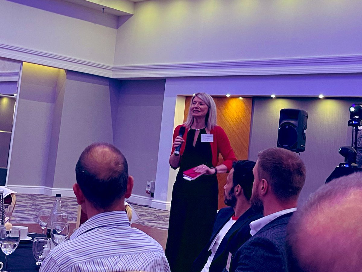 Hilary Winch 💙 tweet media