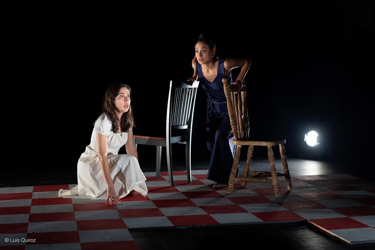 Con la obra “El día que las estrellas dejaron de brillar”, nos recuerdan que es más probable desaparecer a manos del humano que de un ser de otro planeta.
Lee la reseña de Guillermo Bejarano bit.ly/3XIRw4B

Foto: <a href="/luis_quirozm/">Luis Enrique Quiroz</a>