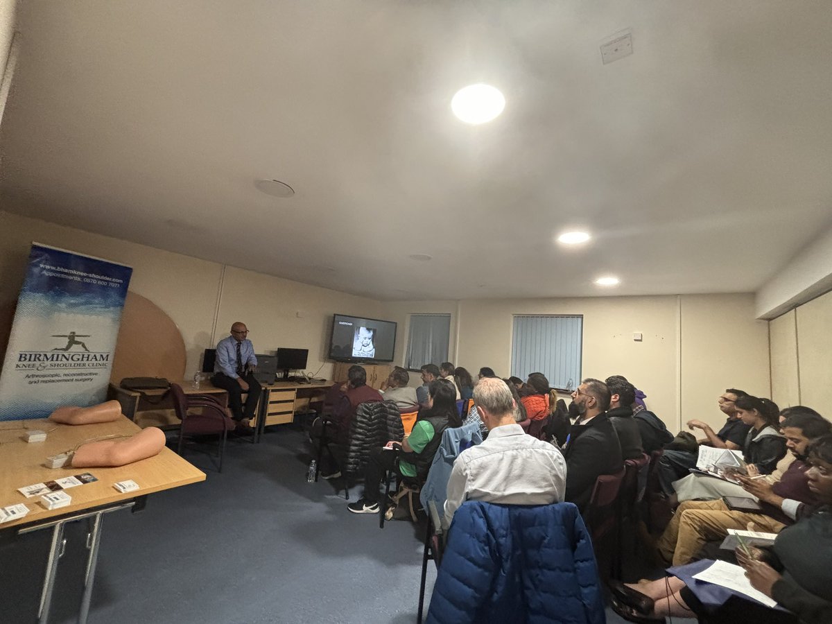 BhamKnee_Should's tweet photo. 💉Great to be back last night @SuttonMedical kicking off our busy Autumn education schedule. 
Educating 35 local GPs on Knee joint injections with our electronic joint models with Mr Hussain, Consultant Orthopaedic Knee and Shoulder Surgeon lead this very popular workshop #knees https://t.co/ZfOtD0OkIR