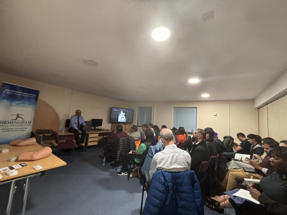BhamKnee_Should's tweet photo. 💉Great to be back last night @SuttonMedical kicking off our busy Autumn education schedule. 
Educating 35 local GPs on Knee joint injections with our electronic joint models with Mr Hussain, Consultant Orthopaedic Knee and Shoulder Surgeon lead this very popular workshop #knees https://t.co/ZfOtD0OkIR